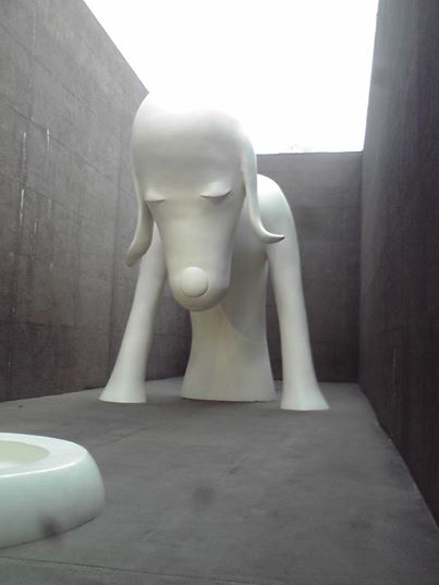 青森県立美術館・あおもり犬