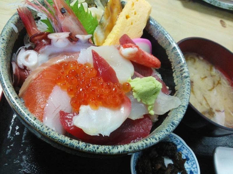 仙台・中央卸売市場・海鮮丼