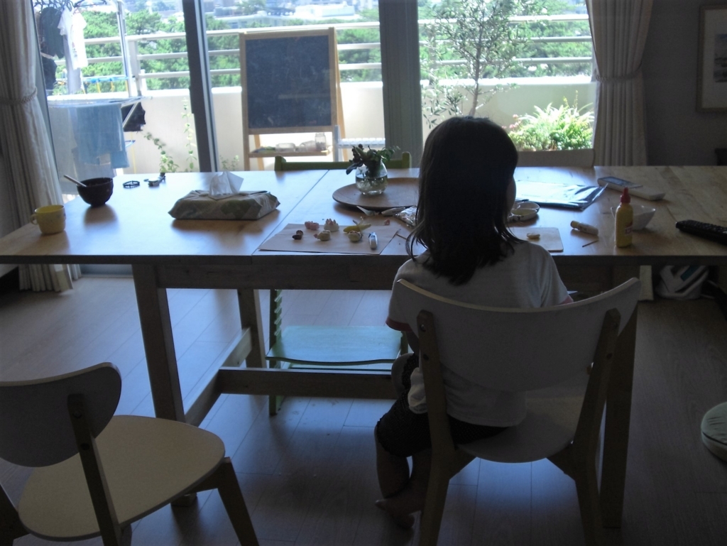 大きな ダイニングテーブル が マンション生活を楽しくしてくれる ４人家族なのに３ｌｄｋのマンションインテリア