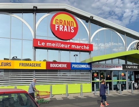 スーパーマーケット「GRAND FRAIS」