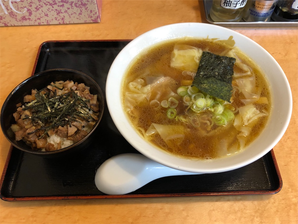 中華そばの店 たまる にて ワンタン麺 豚めし 自家製柚子酢でスープ味変 岩手県盛岡市 主にラーメン こってり系からあっさり系まで 中華そばの店 たまる にて ワンタン麺 豚めし 自家製柚子酢でスープ味変 岩手県盛岡市 主にラーメン こってり系からあっさり系まで