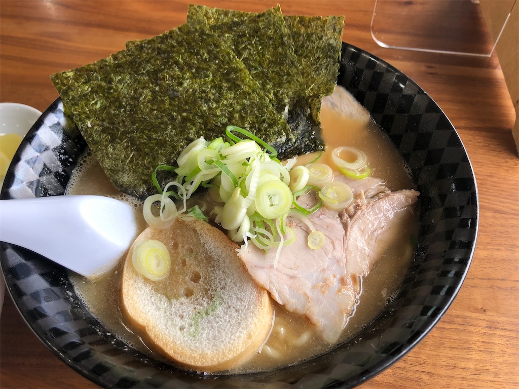 マルミ・サンライズ食堂・旅館』「濃い鯵ラーメン＋小ライス」青森市