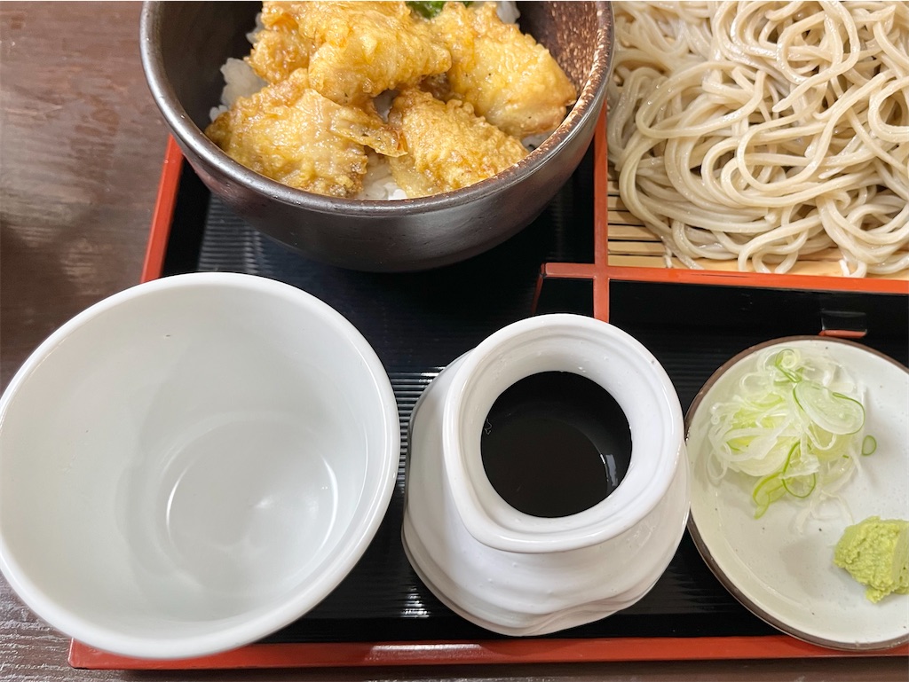 そば処 きちじ』「とり天丼セット(もりそば)」秋田県秋田市将軍野南