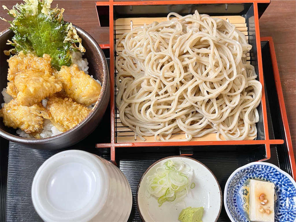 そば処 きちじ』「とり天丼セット(もりそば)」秋田県秋田市将軍野南