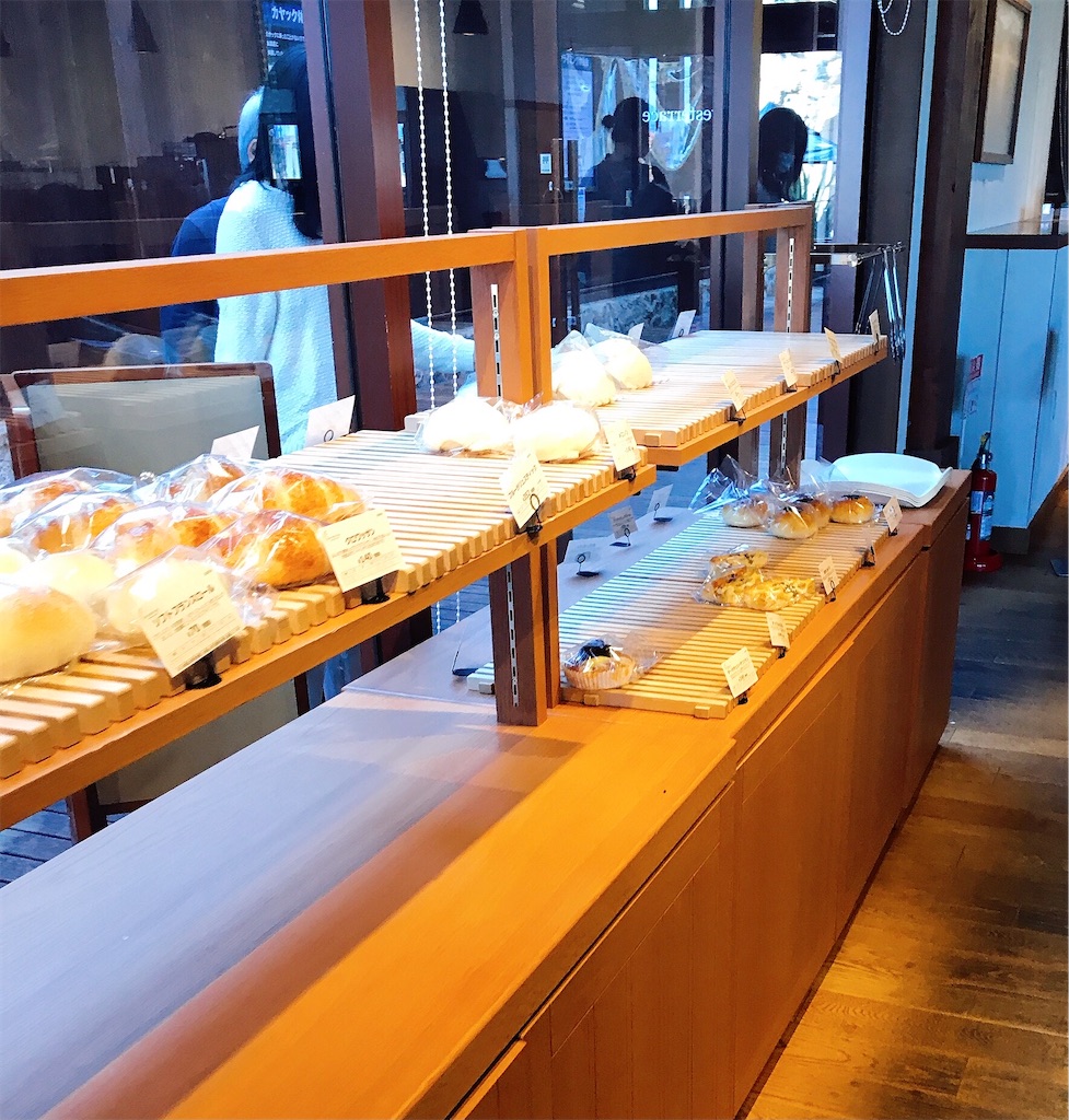 モンベルヴィレッジ立山ハーベステラス 窓からの景色も最高 広い店内でゆったりと食事ができる 子連れokなオシャレなカフェ はるゆこ