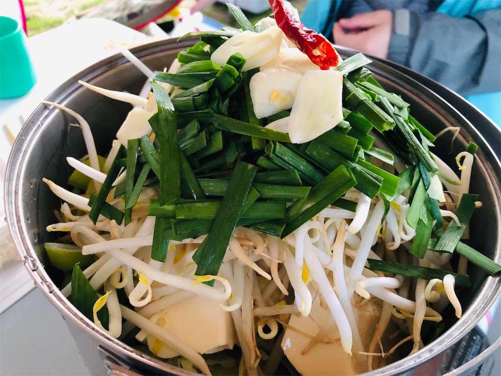 キャンプ男子メシ部 夜ご飯 秋冬はやっぱり鍋物 モツ鍋で体ポカポカ祭り 登山やキャンプや日々のこと