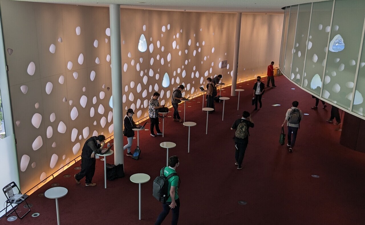 RubyKaigi 2023より（まつもと市民芸術館 主ホール ホワイエ）