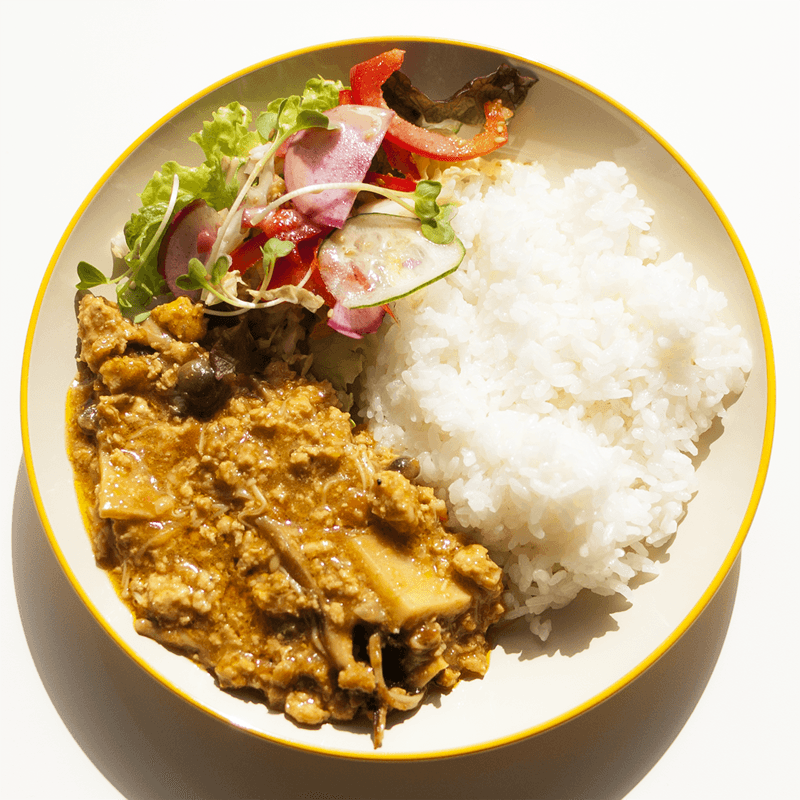 今日のまかないランチ:筍とキノコのチキンキーマカレー