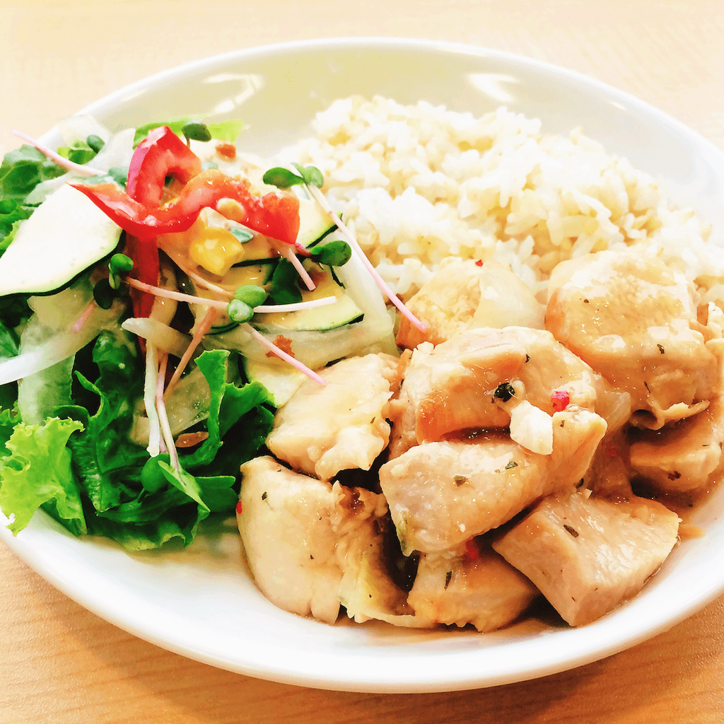 今日のランチ：鶏胸のスイートチリソース炒め