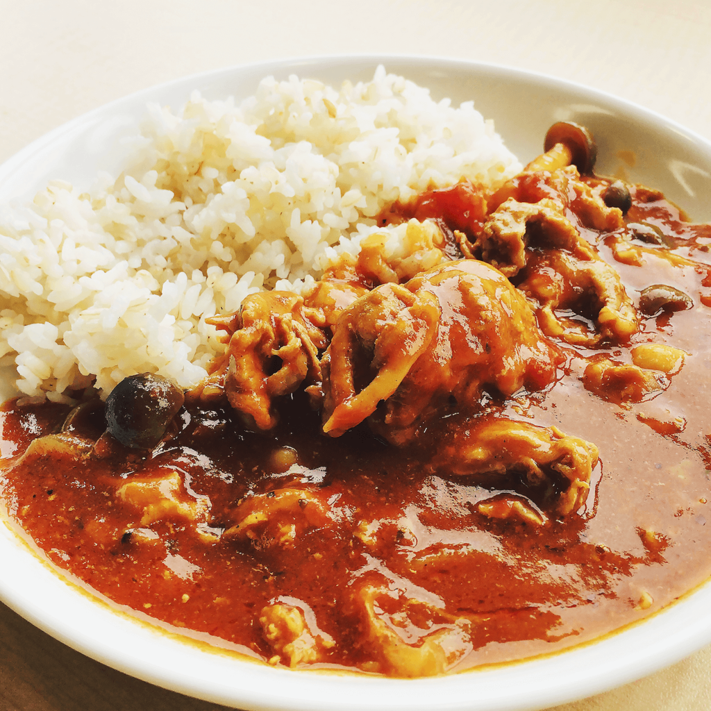 今日のランチ：トマトたっぷりポークカレー