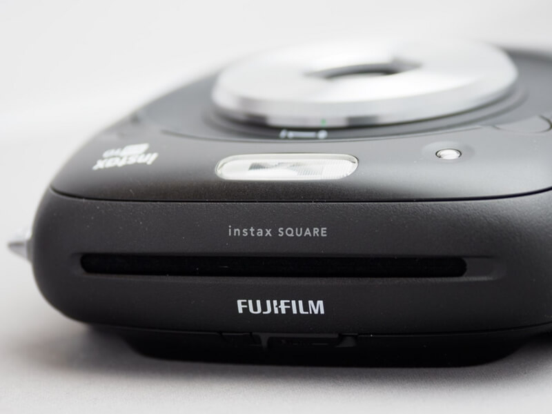 デジカメにしか興味のなかった人間が、最新機種のハイブリッドチェキ