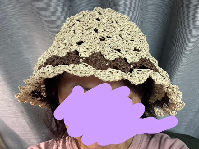 セリアのペーパーヤーン】夏用の帽子が編み上がりました - とにログ