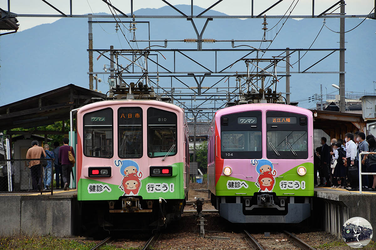 優しい色合い 可愛いレトロな電車 赤い電車 春色 最高 のホビー・楽器・アート - 優しい色合い 可愛いレトロな