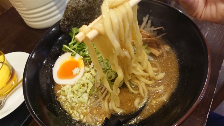 人形町　ラーメン　ばしらあ　麺