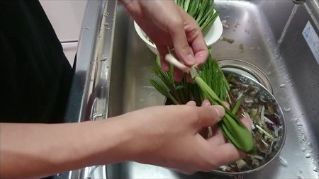 行者にんにく 下処理前②