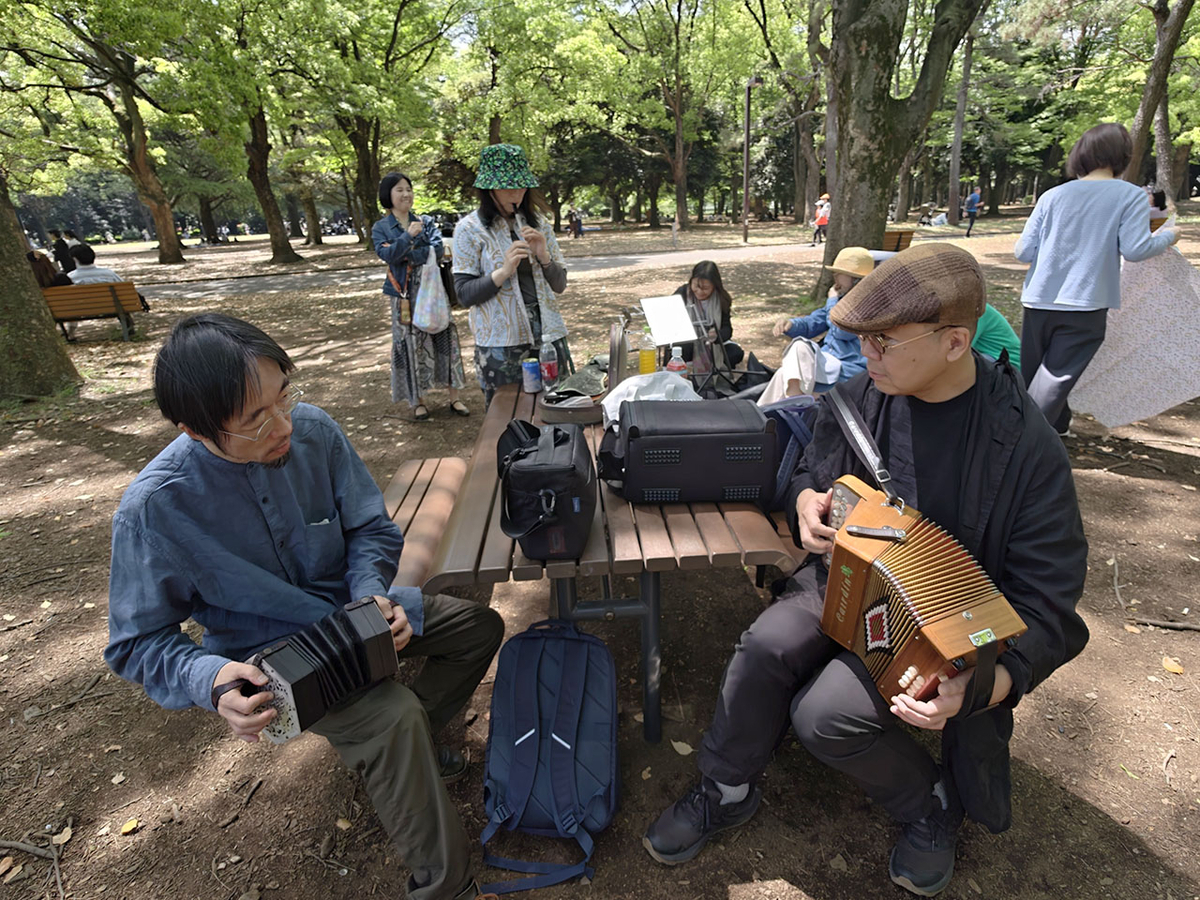代々木公園から新宿へ - 中国de音楽4