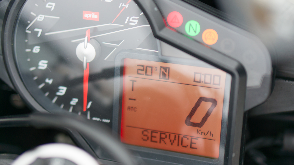 アプリリア　rsv4 フルパワー　ecu 　書き換え アプリリアrsv4 フルパワーecu 書き換え