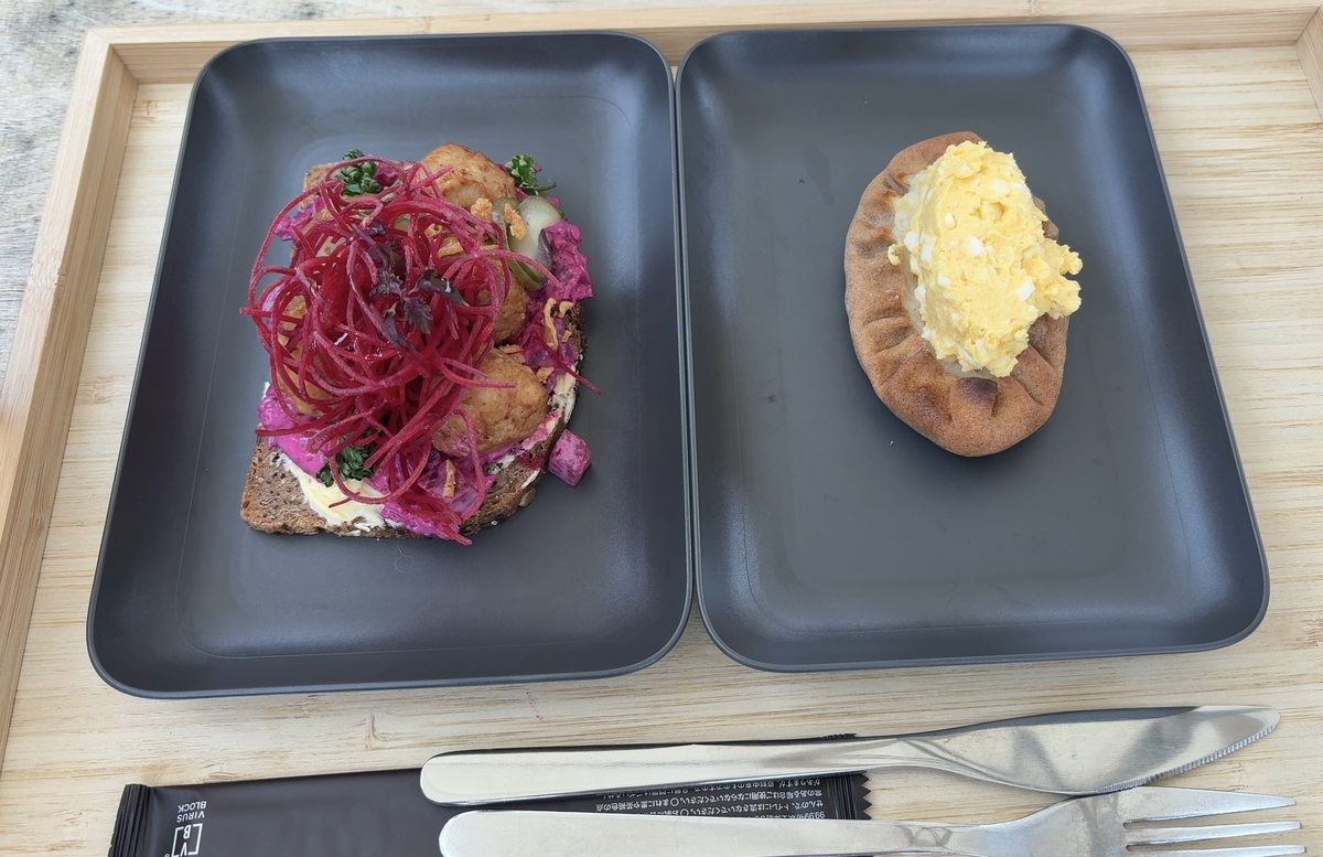 Open meatball sandwich and Karelian Peirakka