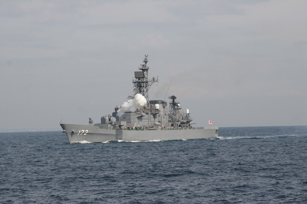 観艦式(しまかぜ)