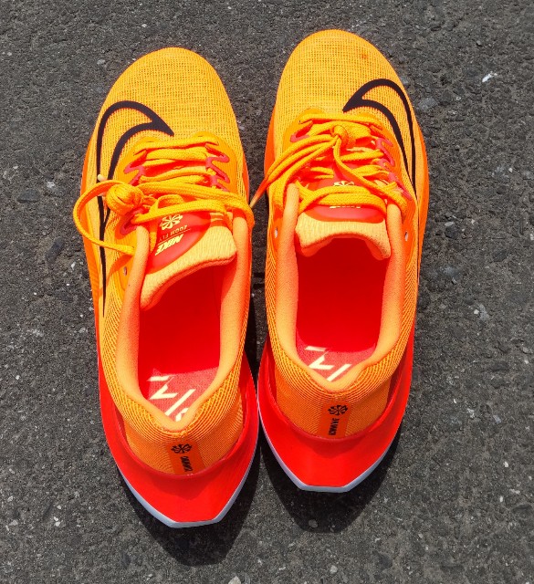 美品】NIKE ズームフライ5 26cm オレンジ ランニングシューズカーボン
