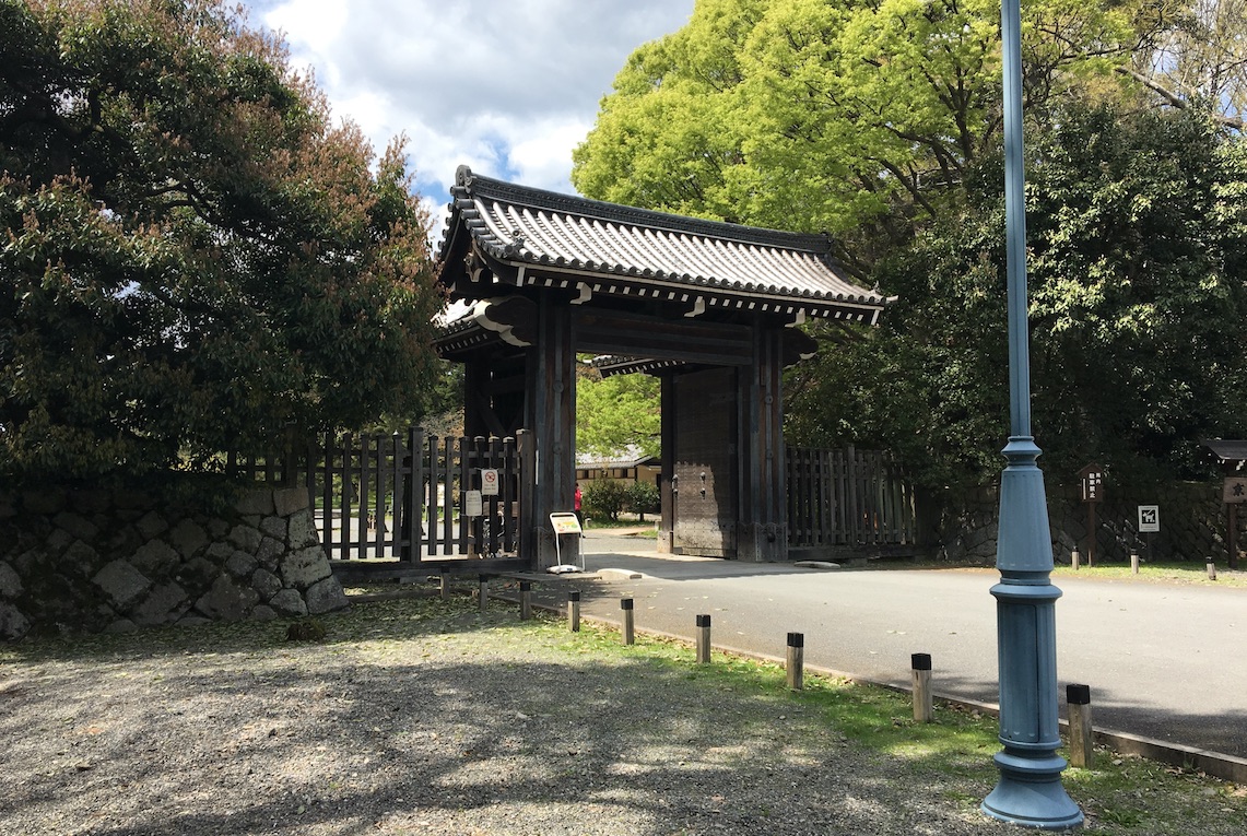 清和院御門