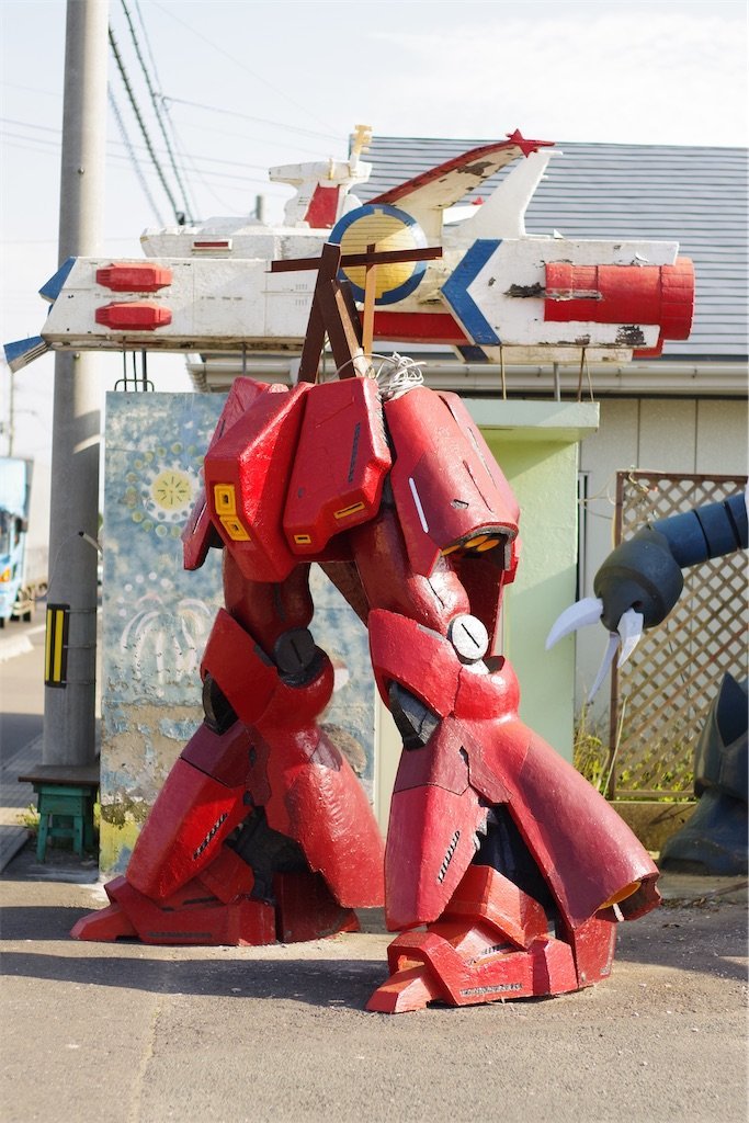 ガンダムカットの未完成のサザビー