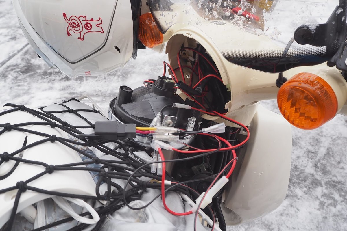 JA07 雪の中で配線