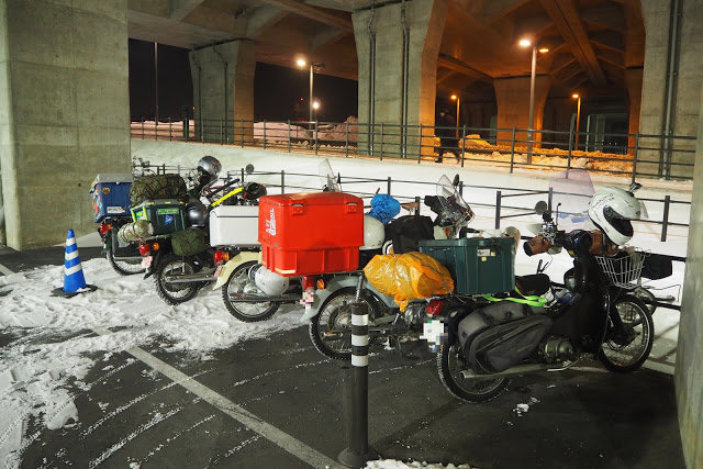 年越し宗谷岬 スーパーカブたち