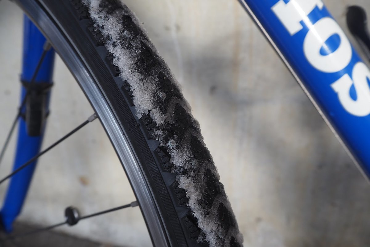 自転車のスパイクタイヤ