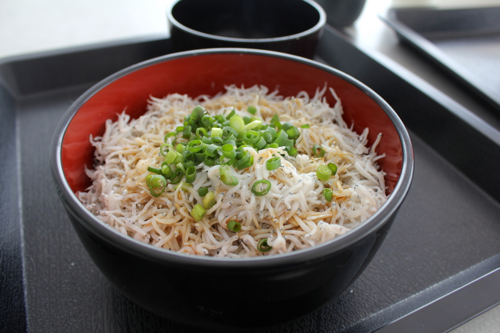 鮮度maxで感動 静岡の漁港で食べられる生しらす丼が激ウマだった ぐるなび みんなのごはん 鮮度maxで感動 静岡の漁港で食べられる生しらす丼が激ウマだった ぐるなび みんなのごはん