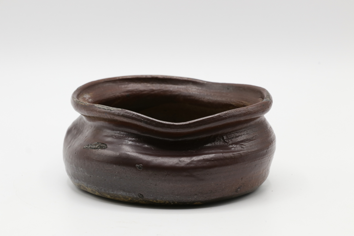 古田織部好み茶陶の製作年代】桃山茶陶の真実、歪んだ茶器の鑑定と