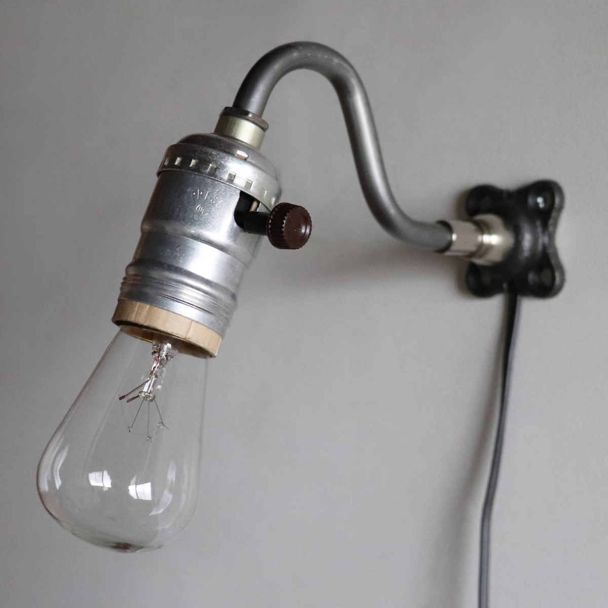 フック型】インダストリアルブラケットライト｜工業系シンプル壁面照明