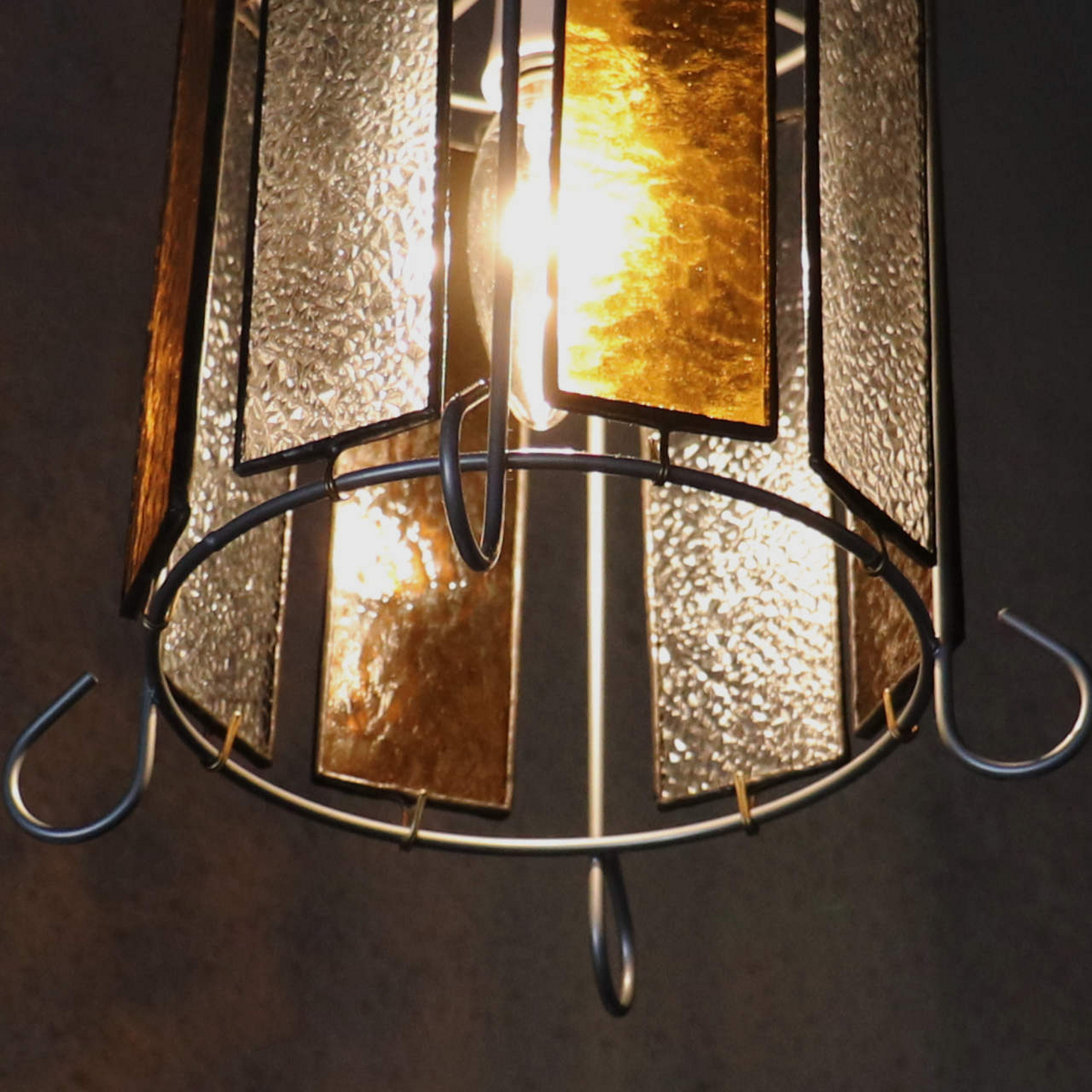 ジャパンヴィンテージ 古い硝子のペンダントライト アンバーガラス