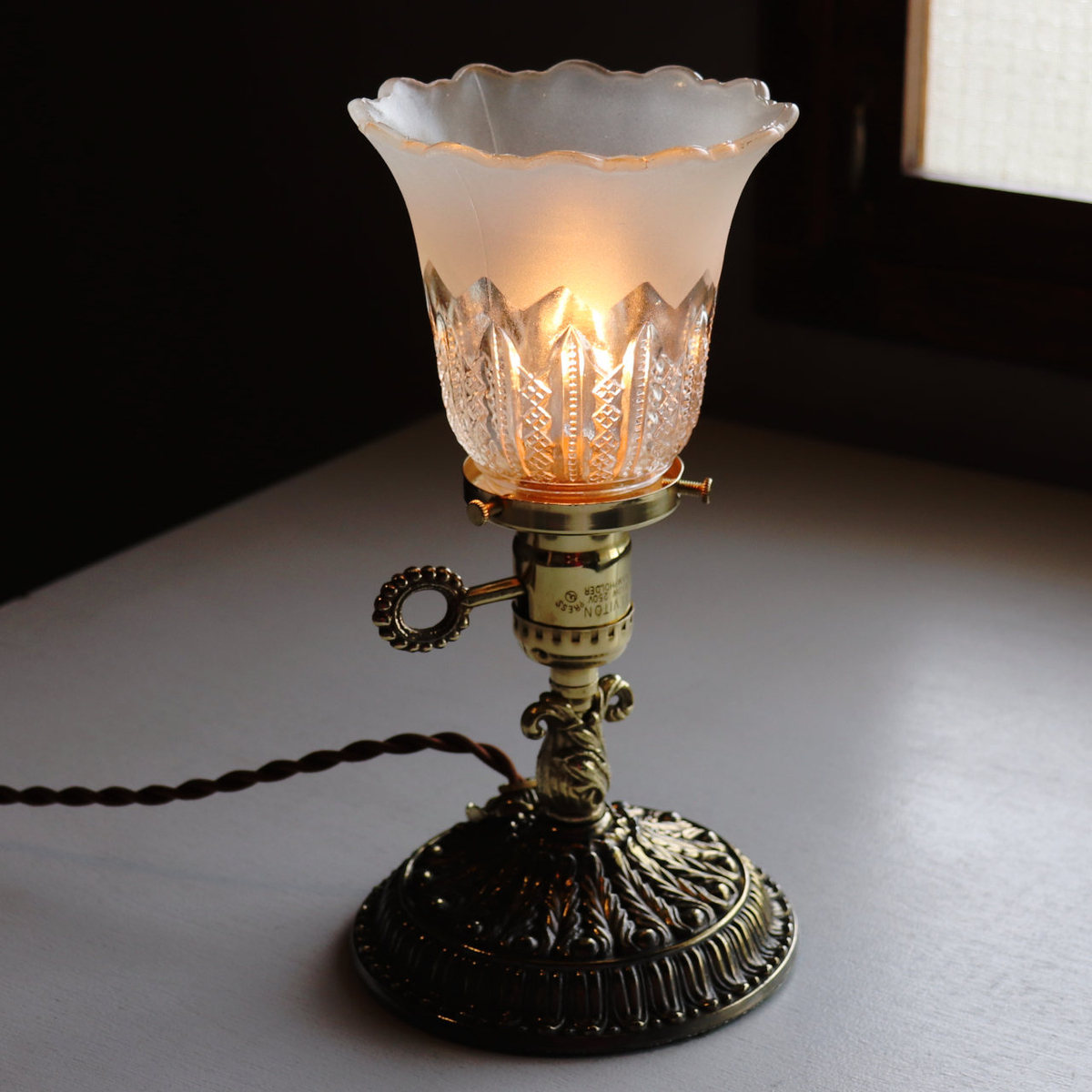 USAヴィンテージアラベスク柄ガラスシェード付きカフェランプ