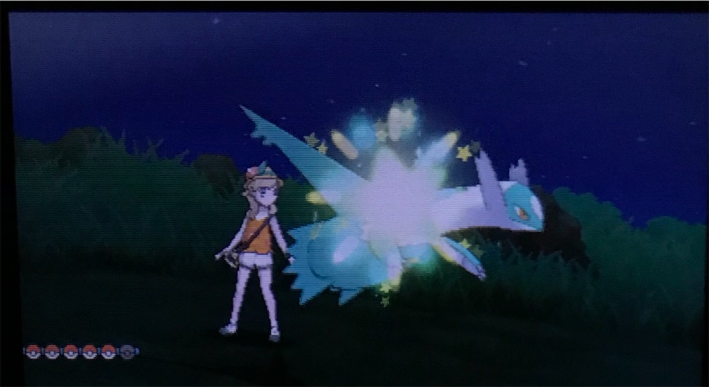 ひかるおまもり有 ウルトラサンムーンで色違いラティオスに遭遇したよ リセット数約500回 まぁ いいか