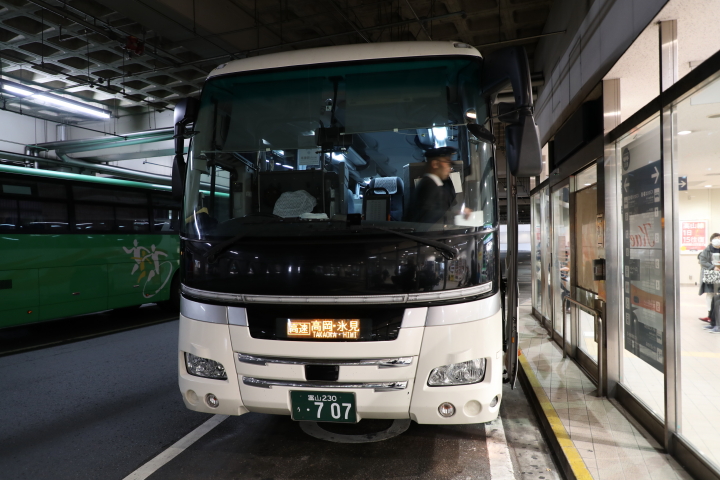 東海北陸道高速バス高岡 氷見線5便 加越能バス707号車 北陸道特急の乗りバス日記