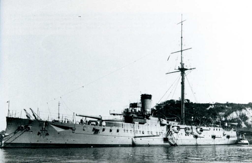 Japanese_cruiser_Hashidate_in_1916