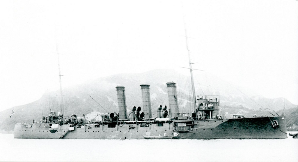 Japanese_cruiser_Niitaka_in_1918