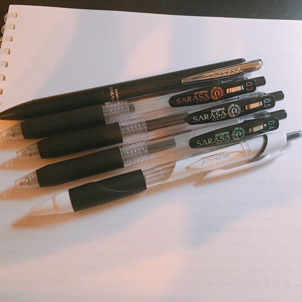 最高に書きやすいボールペンは「サラサ」と「ジェットストリーム