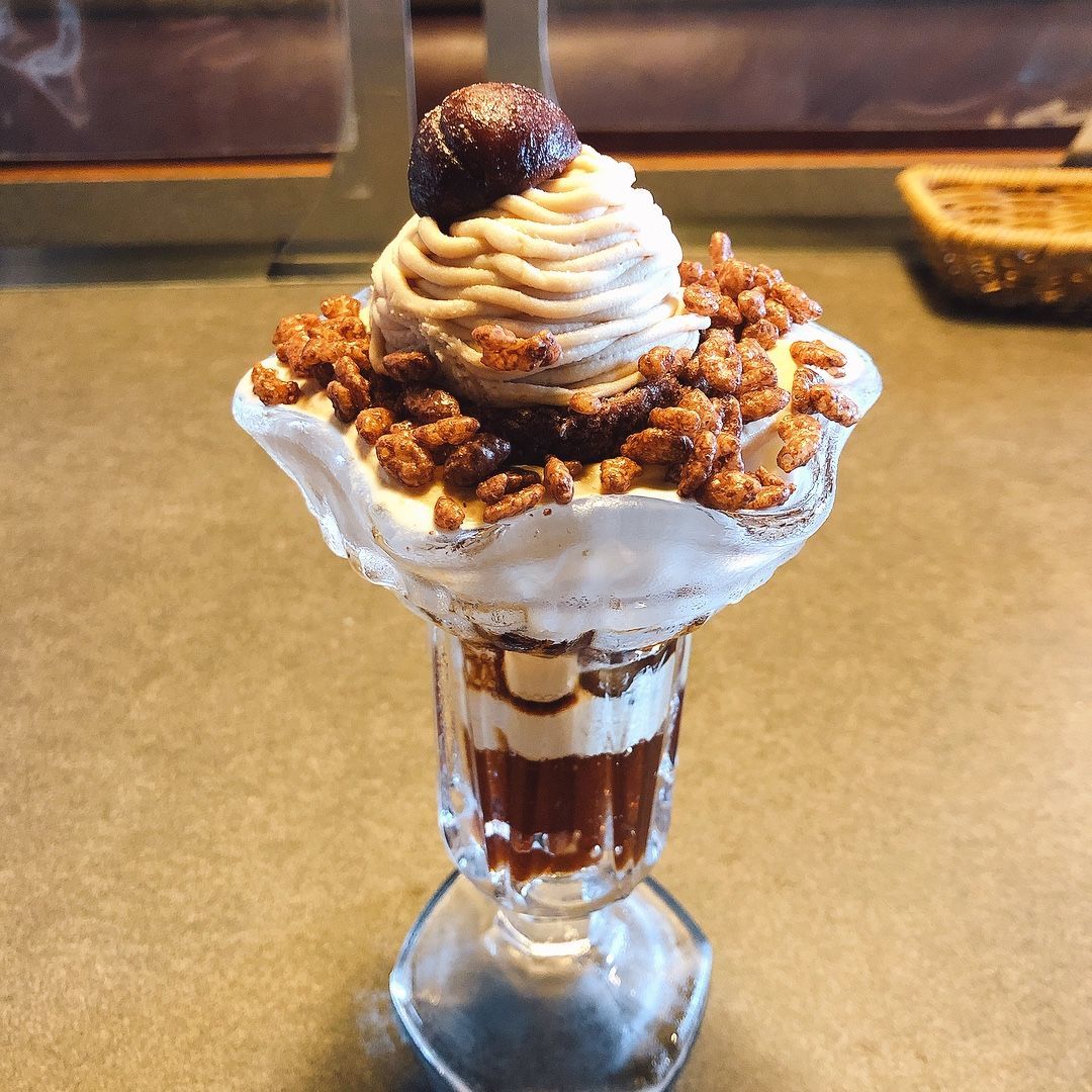 ケーキ丸ごと!びっくりドンキー「モンブランパフェ」を食べました。 - やっぱりモンブラン