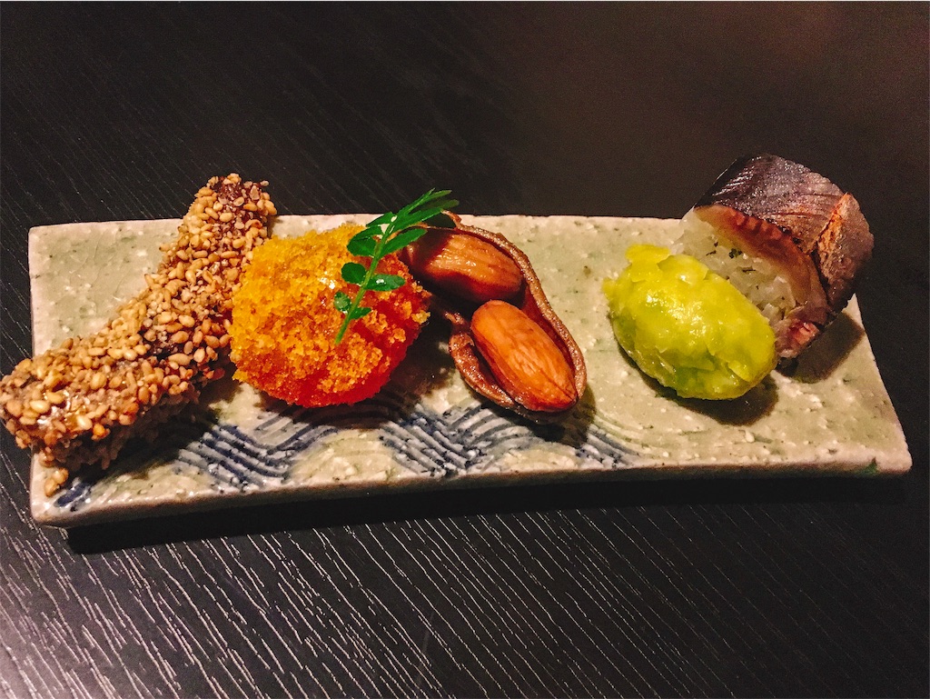 左からイワシゴマまぶし、カラスミ玉子、銀杏団子、さんま棒寿司 左からイワシゴマまぶし、カラスミ玉子、銀杏団子、さんま棒寿司