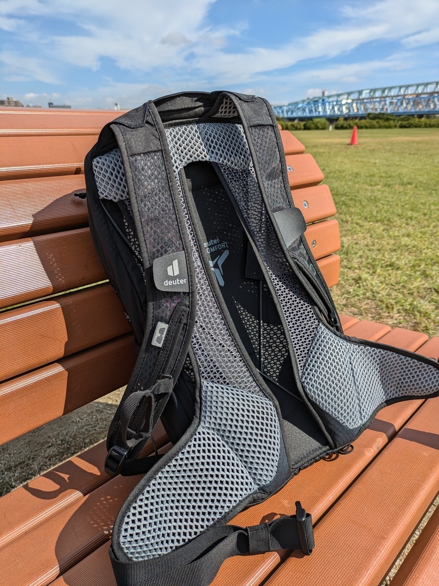 自転車に乗る時のバッグはこれ - Deuter Race Air - - FUJIのVapahを