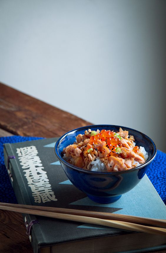 盛らずによそったご飯で 美味しい夕食を 幸せのレシピ集