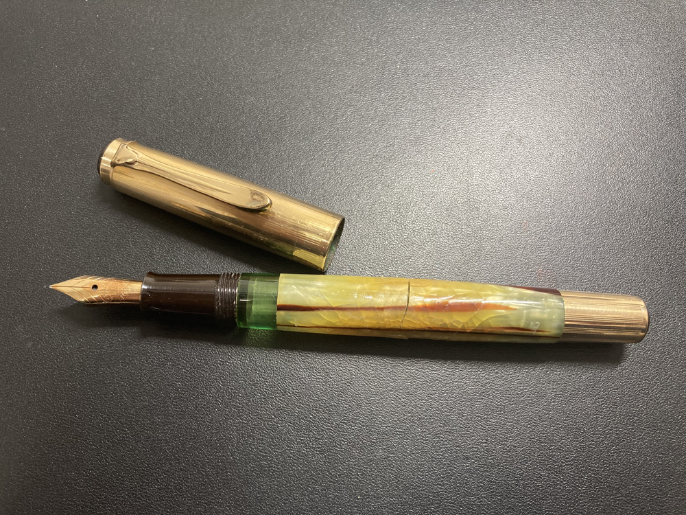オリジナルの胴軸を引退させて / PELIKAN 400 Mother of pearl