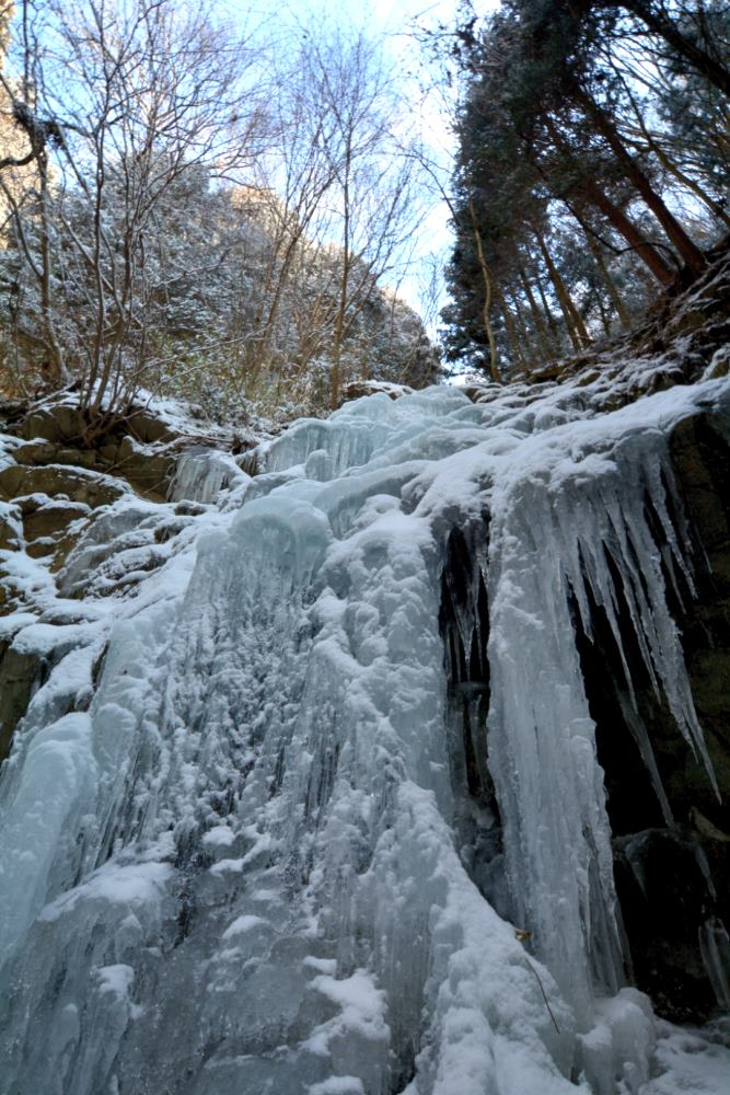 完全氷結の金剛山ツツジオ谷へ - 児嶋弘幸の「山でほっこり」