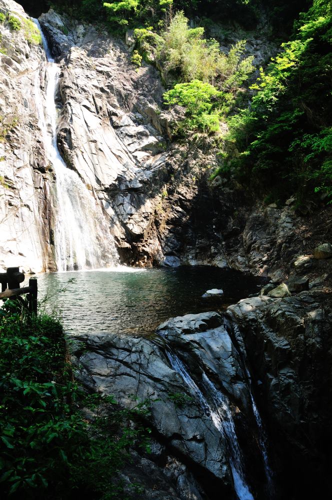 布引の滝から稲妻坂を経て摩耶山へ 児嶋弘幸の 山でほっこり 布引の滝から稲妻坂を経て摩耶山へ 児嶋弘幸の 山でほっこり