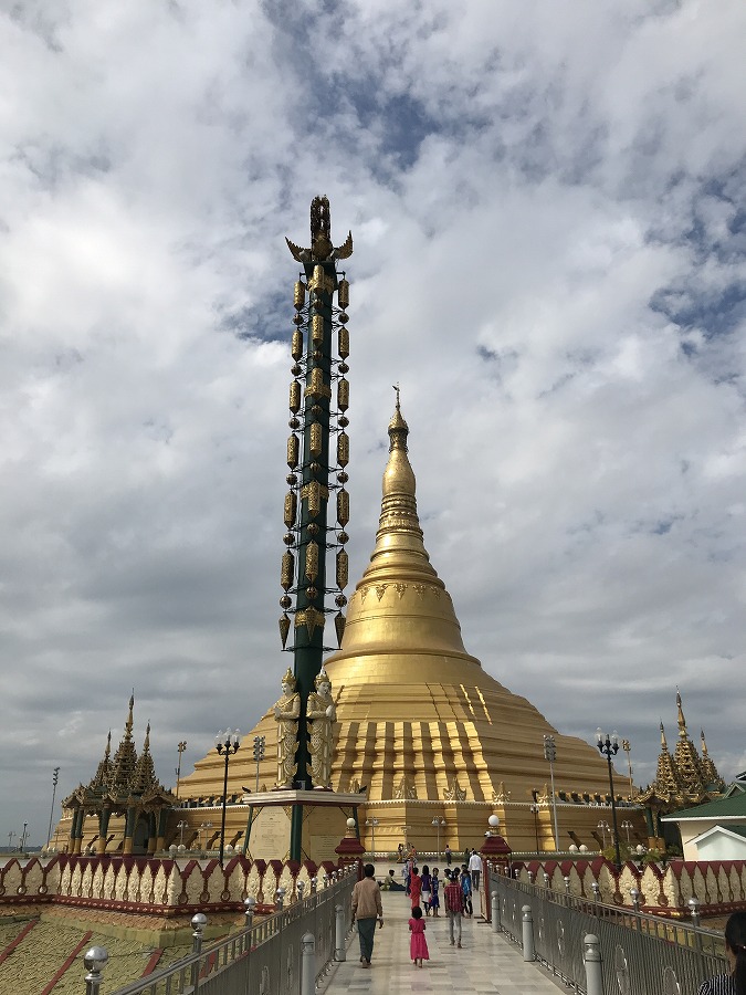 ウッパタサンティ パゴダ ネピドー観光 おもしろきこともなきよをおもしろく