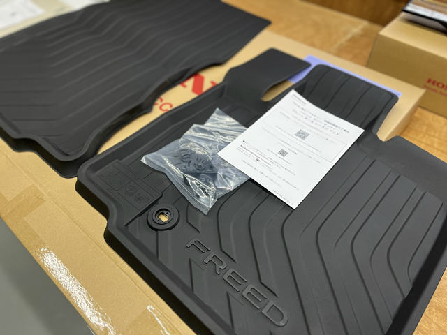 フリード (GT) 純正フロアマット取付編(マット下マットも