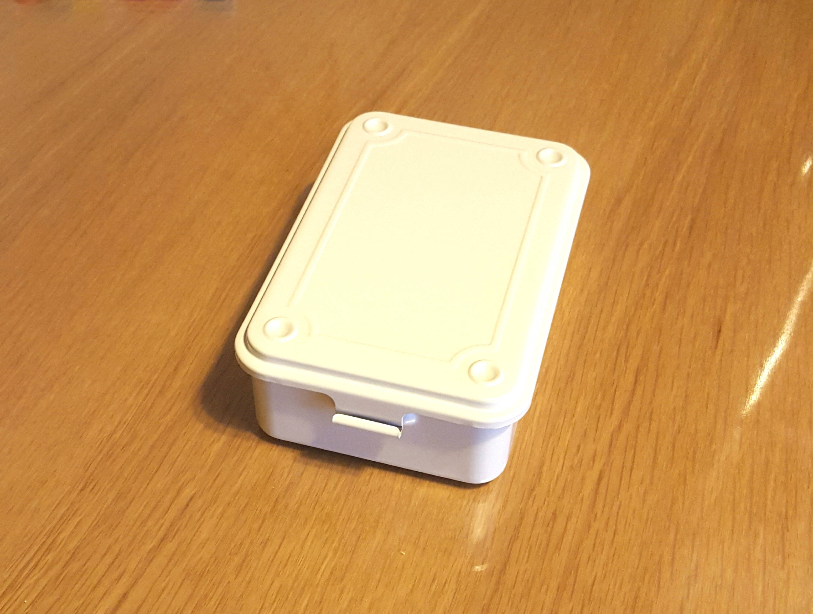 お洒落なトイレクリーナーケースなら 無印良品のスチール工具箱２がおすすめ 一日一生なり