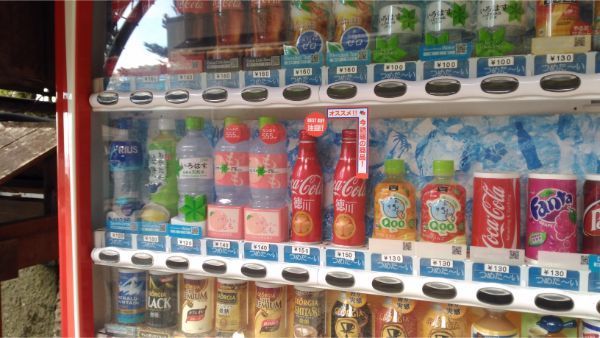 コカコーラ徳川デザインが売られている自販機